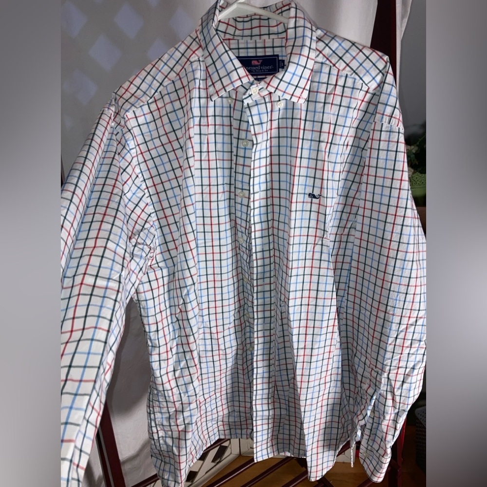 Vineyard Vines men's size XL classic button down shirt